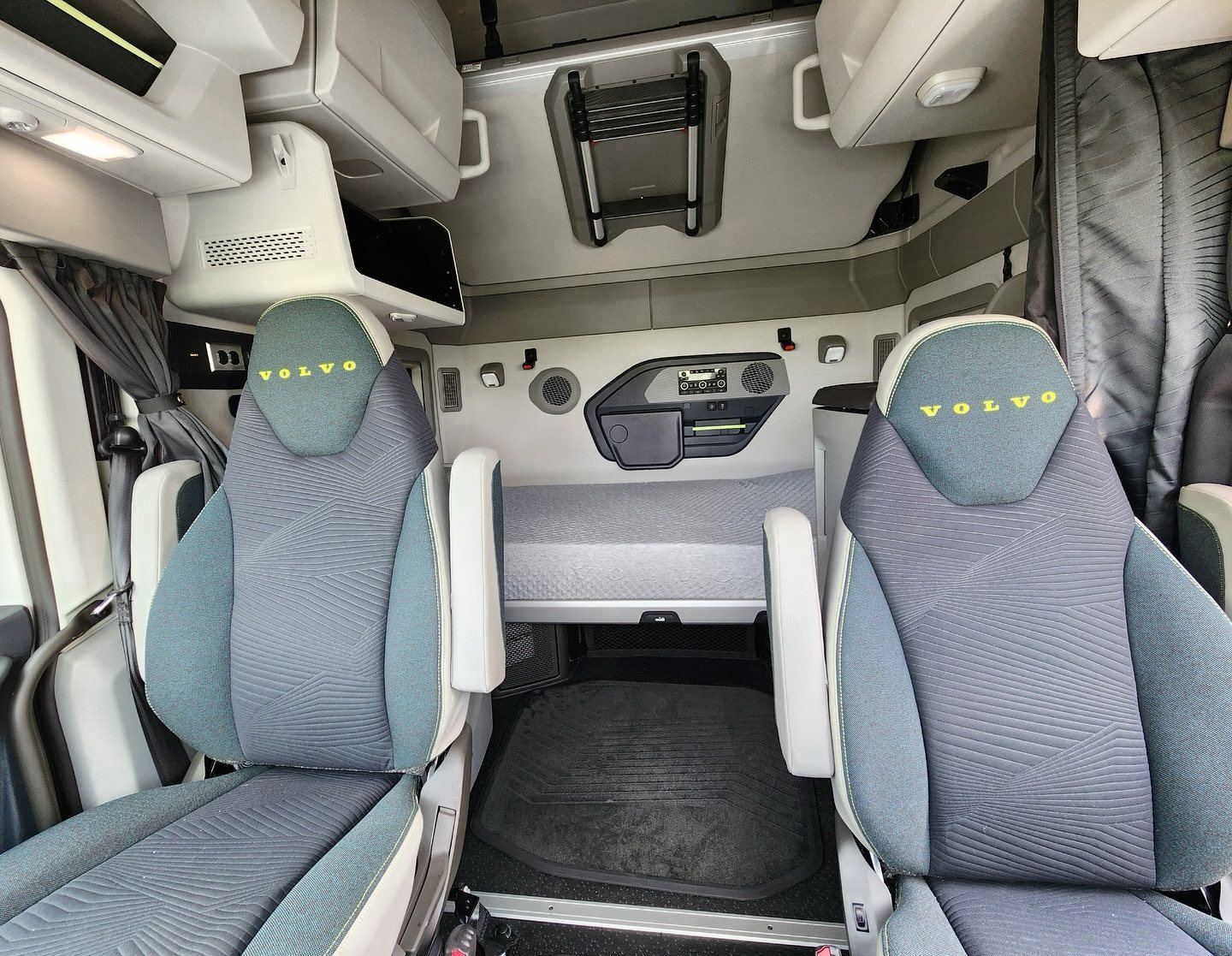 Volvo sleeper cab and bunk
