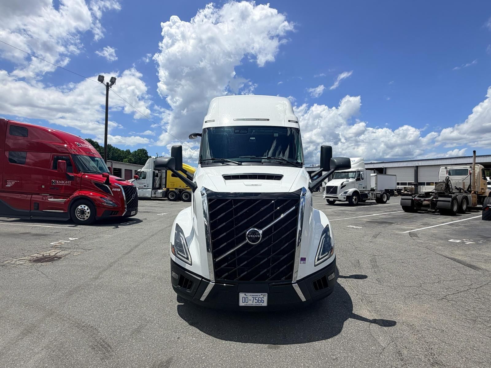 Front of a DNL Trucking Volvo VNL